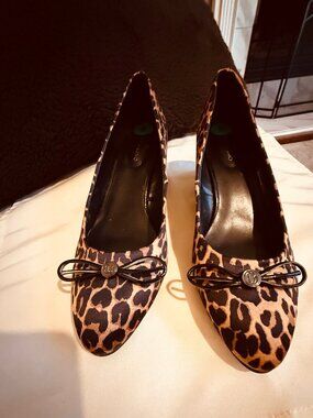 BANDOLINO ANIMAL PRINT WEDGES - SZ 8 NWT